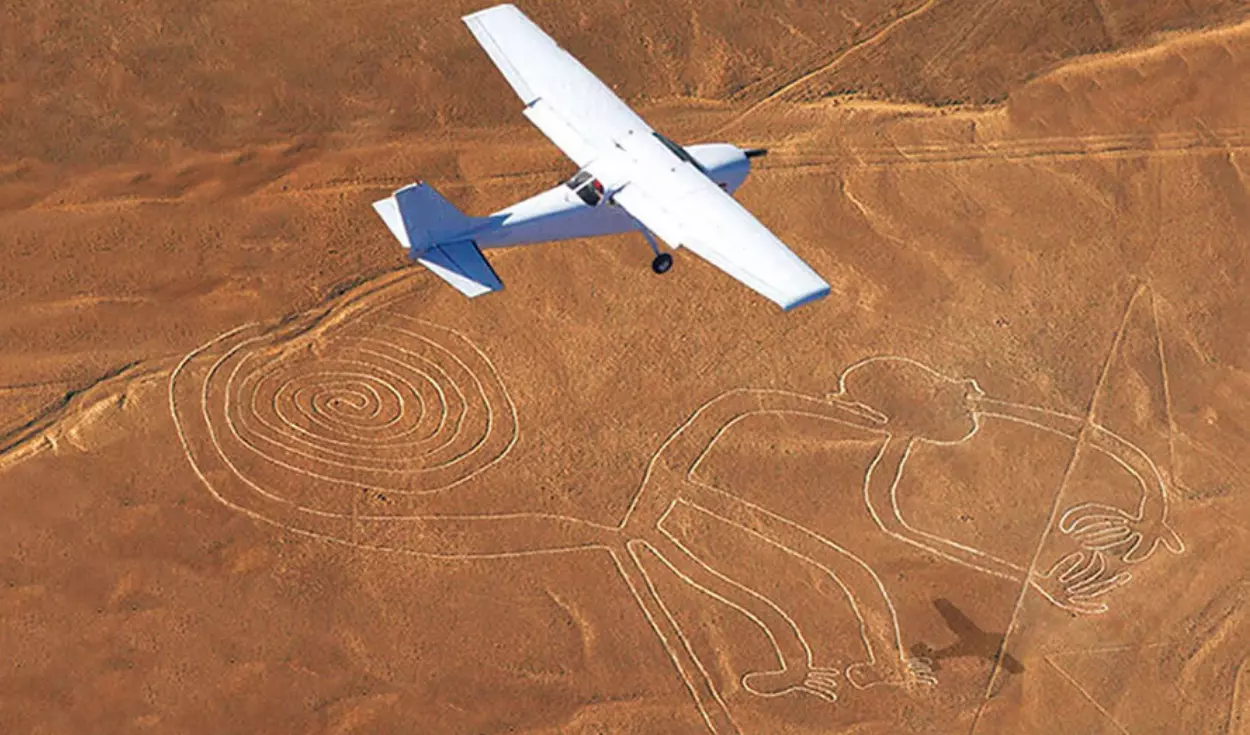 Lineas de Nazca - Avioneta